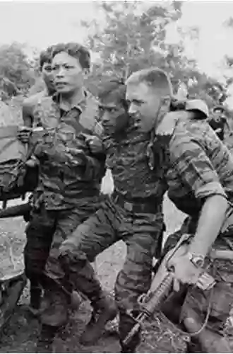 Working Class War: American Combat Soldiers And Vietnam