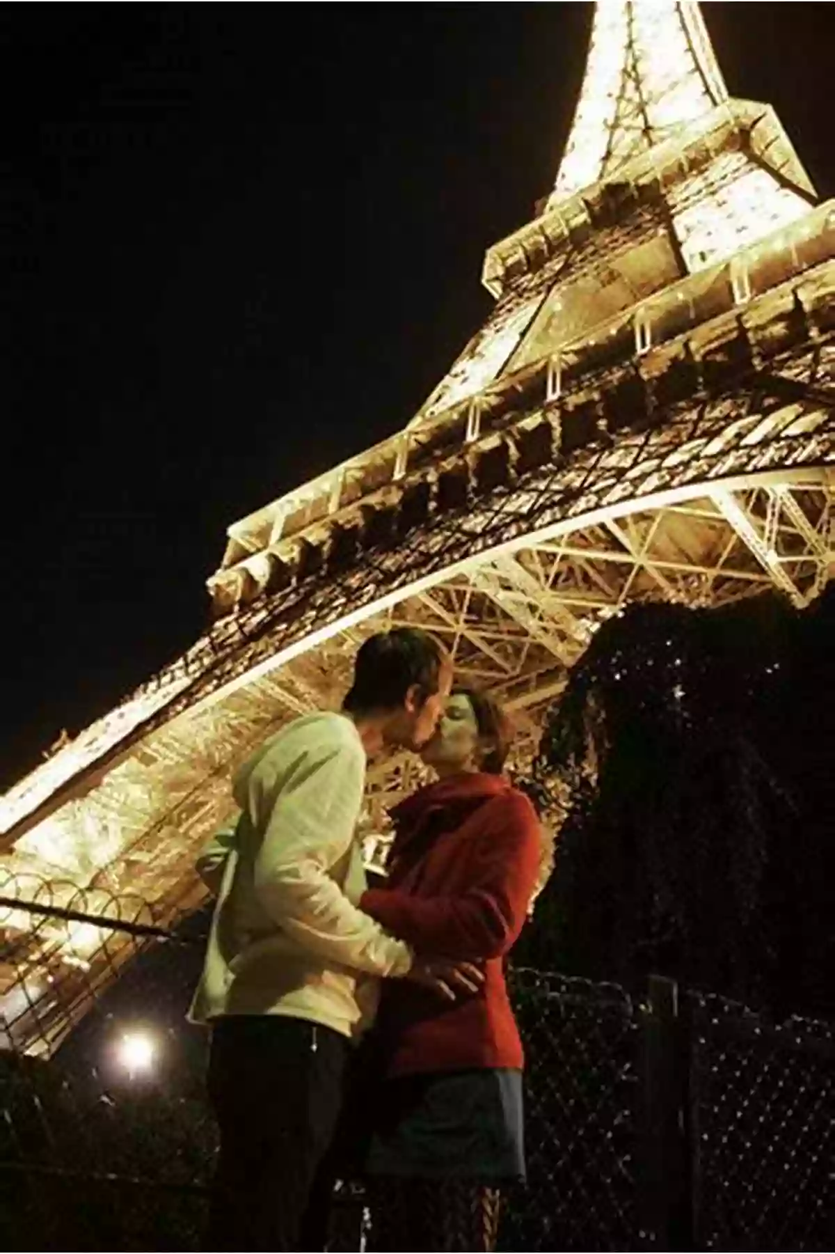 A Couple Sharing A Kiss Under The Eiffel Tower The French Cultural Ways To Be Always Successful In Love All Over The Map: The Best French Romantic Guide For Men And Women