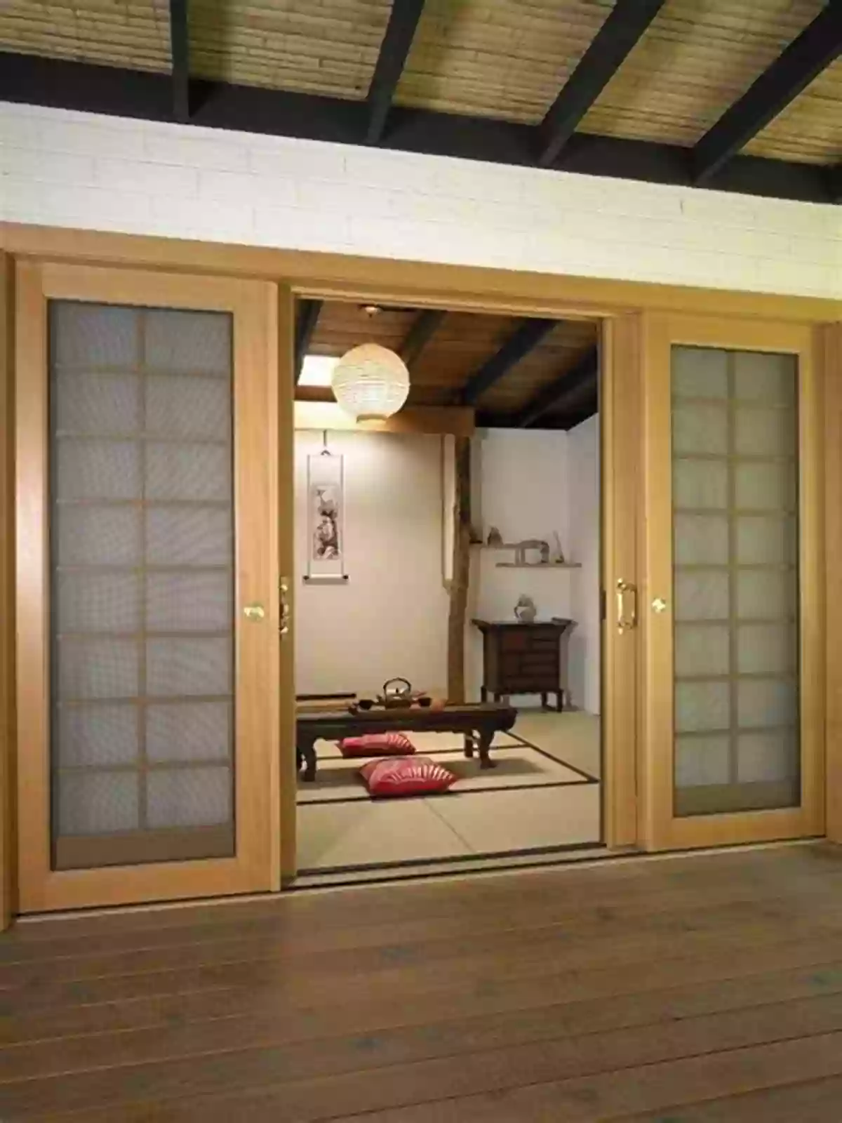 A Traditional Japanese House With Sliding Doors And Minimalistic Decor Homes Around The World (Customs Around The World)