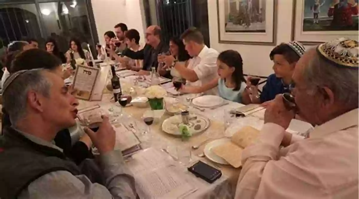 Jewish Family Celebrating Passover Seder Jewish Families (Key Words In Jewish Studies 4)