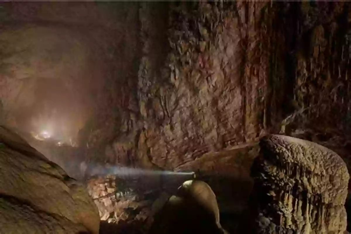 Son Doong Cave: The Largest Known Cave Passage Covered Karsts (Springer Geology) Joe White