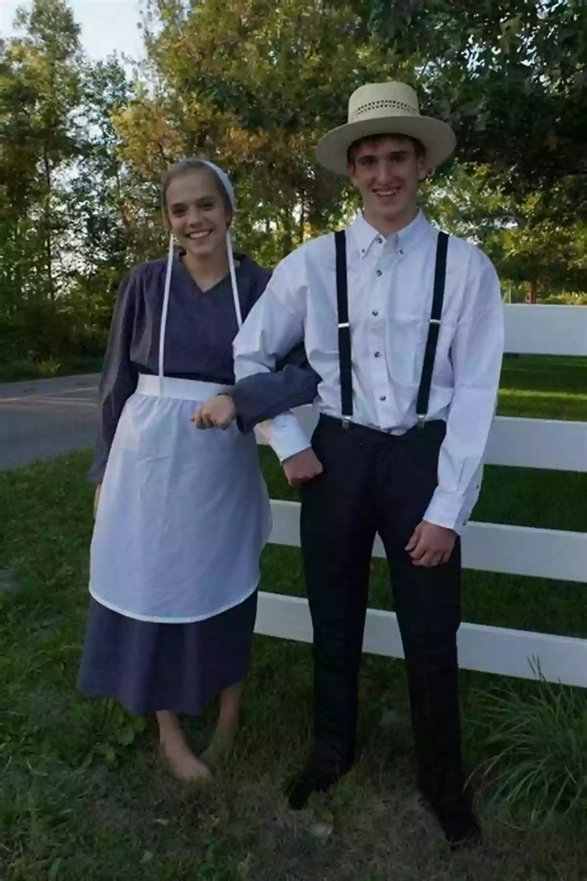 Traditional Amish Attire The Bible Of Amish Facts