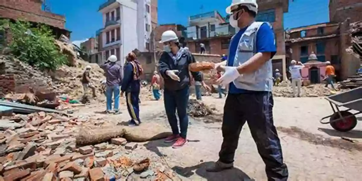 Community Rebuilding After A Natural Disaster Understanding Tornadoes (21st Century Junior Library: Responding To Natural Disasters)